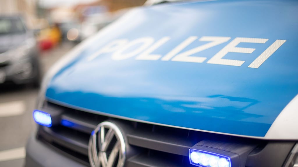 Zwei Personen sind beim Diebstahl von Diesel in Merseburg erwischt worden.