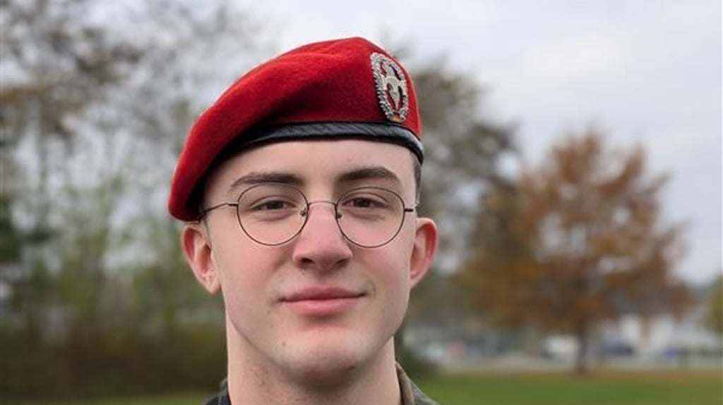 Rekruten bei der Schießausbildung im Rahmen eines Medientages zur Basisausbildung bei der Bundeswehr. Politiker von Union und SPD haben sich für den neuen Wehrdienst auf eine flächendeckende Musterung geeinigt. Warum er sich für den Dienst entschied, berichtet ein junger Hauptgefreiter des GÜZ Heer.