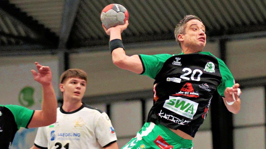 Die Handballer vom HC Aschersleben, hier mit Kapitän Alexander Weber, sind am Sonnabend beim HC Burgenland gefordert. 
