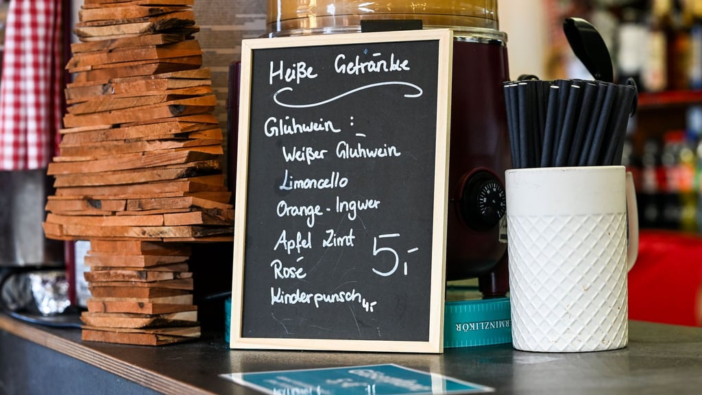 Viele Weihnachtsmärkte öffnen in Berlin am 24. November – an einigen Orten kann man aber schon Punsch und Co. trinken. (Archivbild)