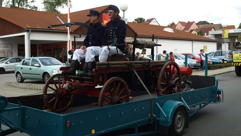 2009 stieß der damals stattfindende historische Festumzug in Teuchern auf große Resonanz. 
