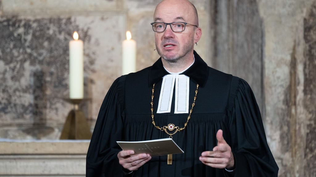 Landesbischof Tobias Bilz wirbt für eine Erneuerung der Kirche (Archivbild).