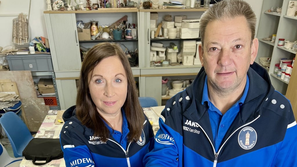 Für die Stadt Nienburg gibt es neue Glühweinbecher.