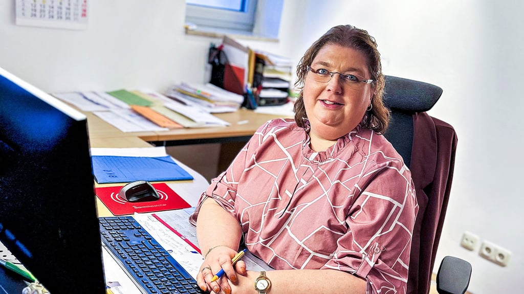 Martina Ede an ihrem Arbeitsplatz im Landkreis Jerichower Land. 