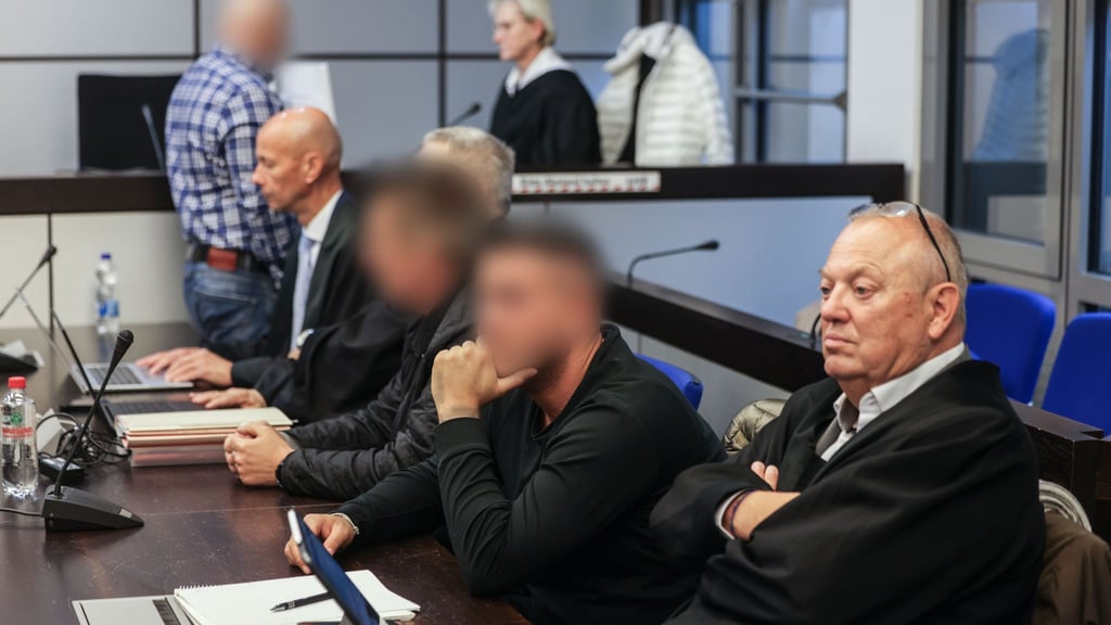 Der Richter macht den Angeklagten keine großen Hoffnungen.