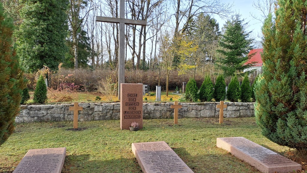 Das Kriegsgräberdenkmal in Elbingerode wurde erneuert.