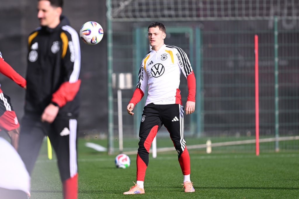 „Florian hat bewusst einen Schritt gemacht, um ein noch besserer Fußballer zu werden“, sagt Florian Wirtz’ Vater über den Wechsel seines Sohns nach England.