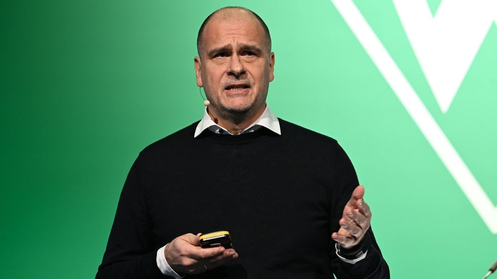 Kann sich den Verkauf weiterer Anteile vorstellen: Werder Bremens Geschäftsführer Klaus Filbry. (Archivfoto)