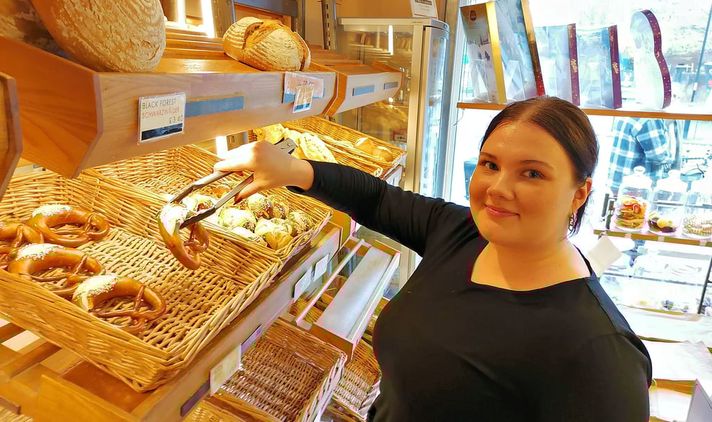 Fröhlich-zupackendes Verkaufstalent: Die heute 22-jährige Lisa Töpfer aus Lossa ist längst in London heimisch geworden. 