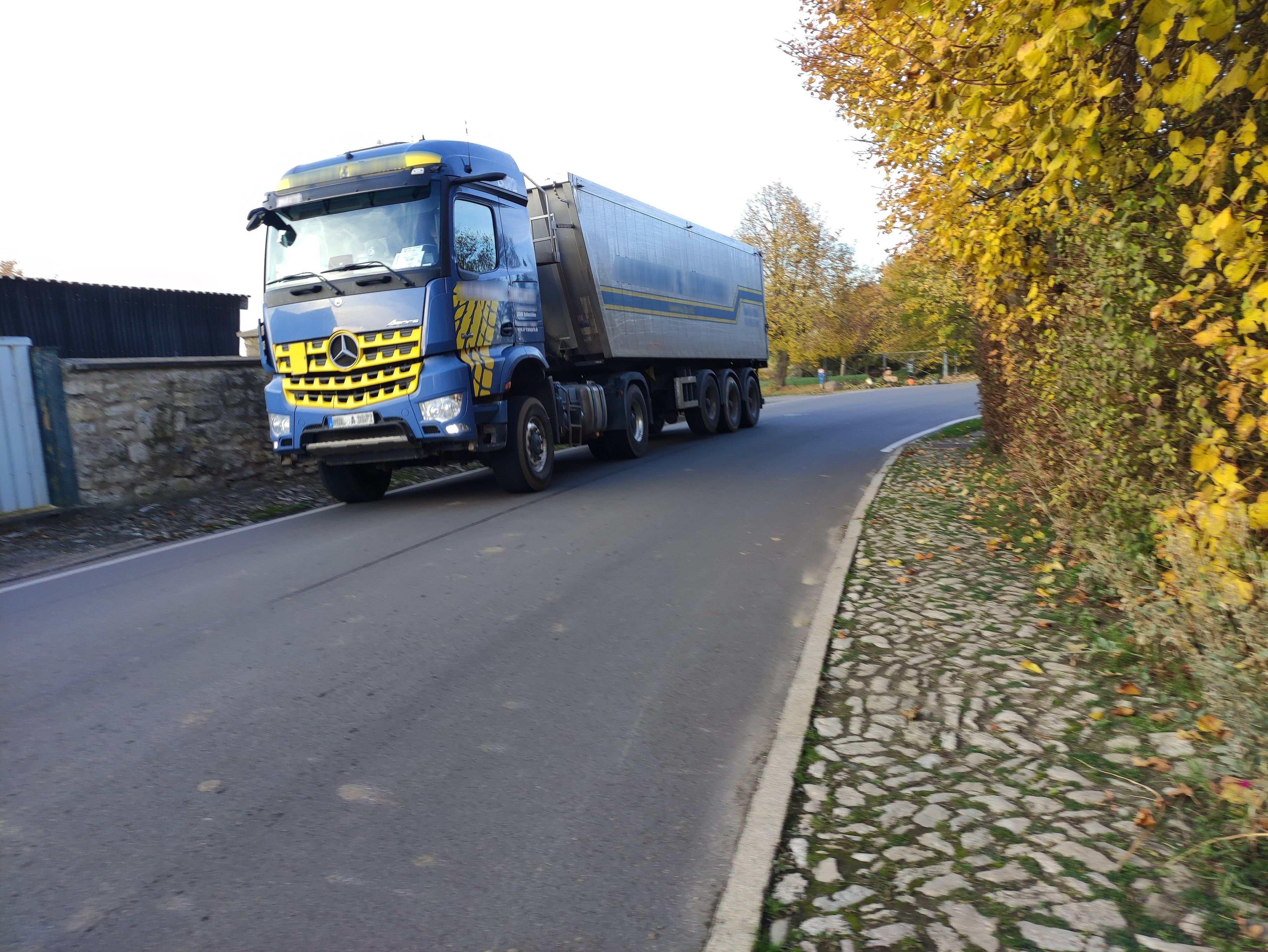 Unfall im Stadtgebiet Osterwieck: Nach Crash mit 40-Tonner in Veltheim: Harzer erhebt schwere Vorwürfe – Polizei ermittelt