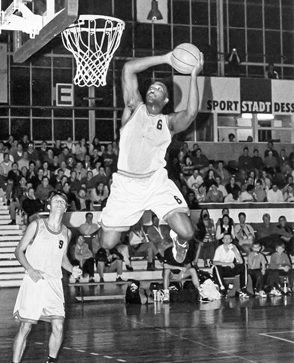 Bryant Feggins Mitte der 90er Jahre als Punktebringer beim Basketballverein Dessau 93.