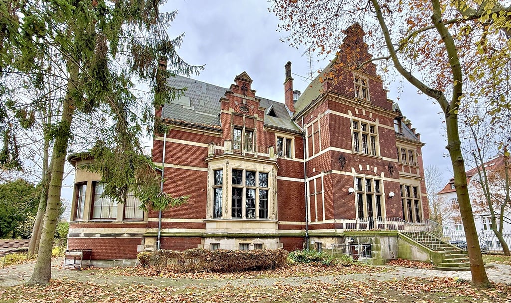 Schön ist er, aber auch sehr sanierungsbedürftig: Der Krötenhof in der Wasserstadt würde hohe Summen verschlingen, würde man sie sanieren.