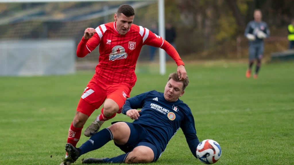 Marius Hauptmann und der Hallesche FC hatten gegen Landesligist Turbine Halle viel Mühe.