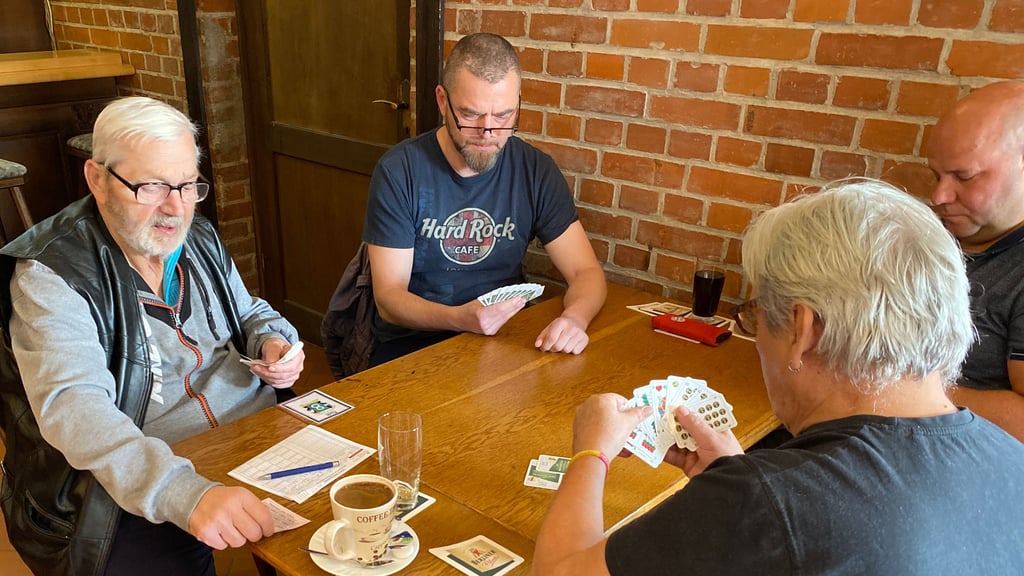 Im Hotel Arkona trafen sich Skatfreunde aus Sachsen-Anhalt zum eintägigen Turnier. 