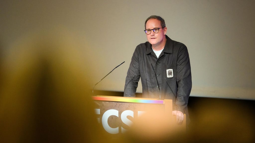 St. Paulis Präsident Oke Göttlich plant die Erweiterung des Stadions.