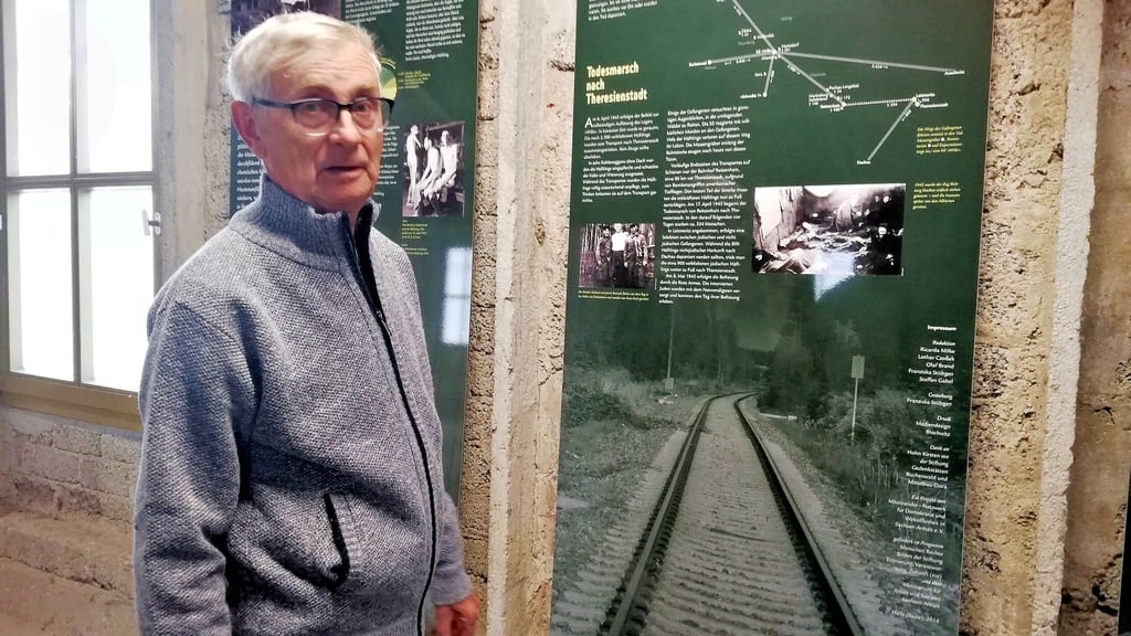 Volker Bachmann engagiert sich seit 20 Jahren für die KZ-Gedenksätte Wille in Rehmsdorf und führt durch Originalschauplätze. 