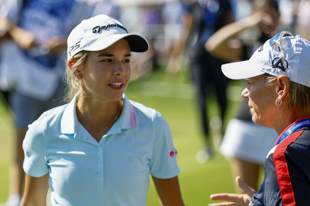 Kai Trump (l.) verpasste den Cut bei ihrem Profi-Debüt klar.