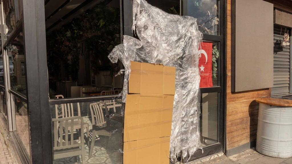 Die Behörden haben einen Laden im Stadtteil Ortaköy schließen lassen.