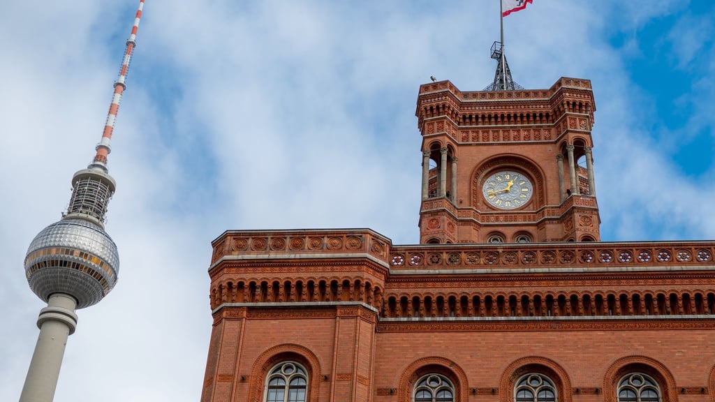 Im Roten Rathaus wird ein Hip-Hop-Ball gefeiert. (Archivbild)