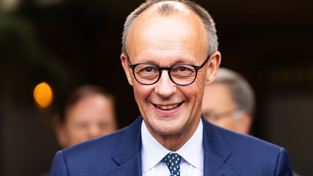 Bundeskanzler Merz sagt den Schutz jüdischen Lebens in Deutschland gegen den wachsenden Antisemitismus zu.