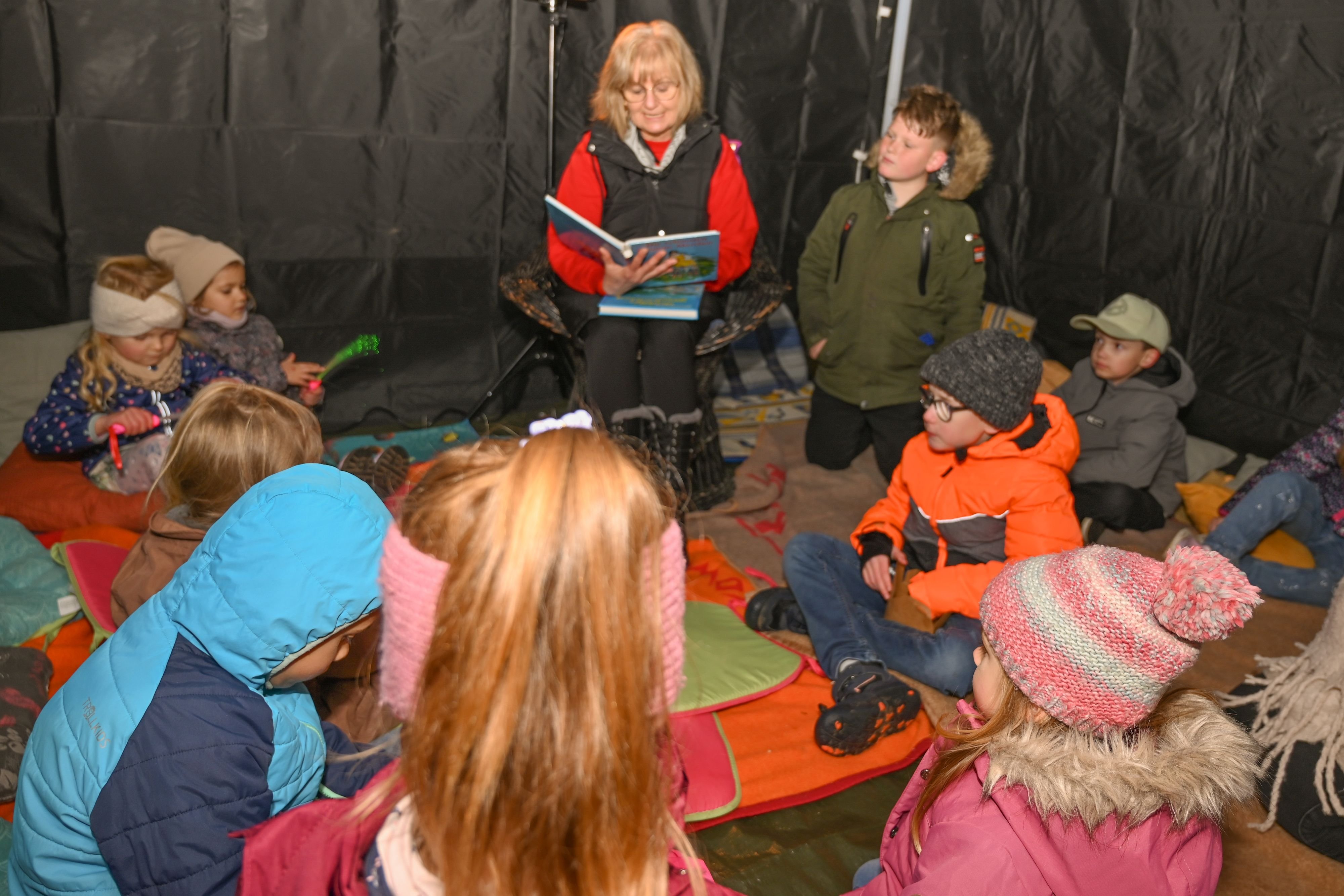 Vorweihnachtszeit in der Börde: Feuerwerk sorgt für leuchtende Augen in Bottmersdorf
