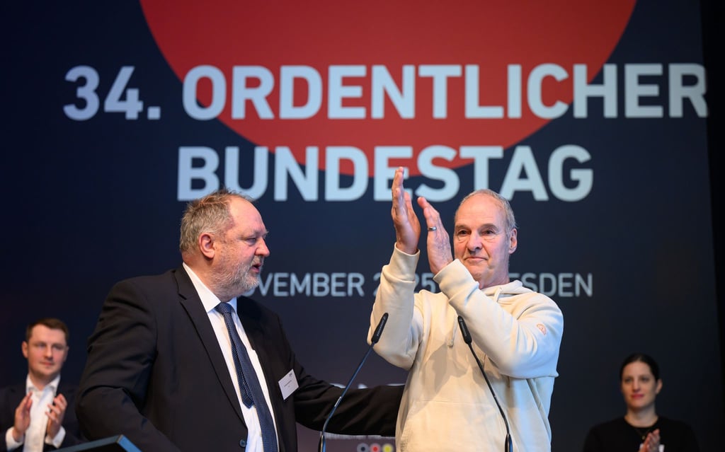 Der frühere Weltklasse-Handballer Wolfgang Böhme ist auf dem DHB-Bundestag mit dem Eintrag ins Goldene Buch geehrt worden.