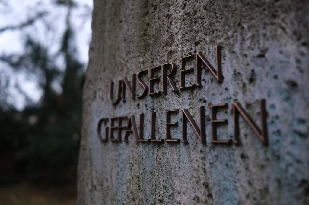 Gedenken an die Toten der Kriege am Volkstrauertag. (Archivbild)