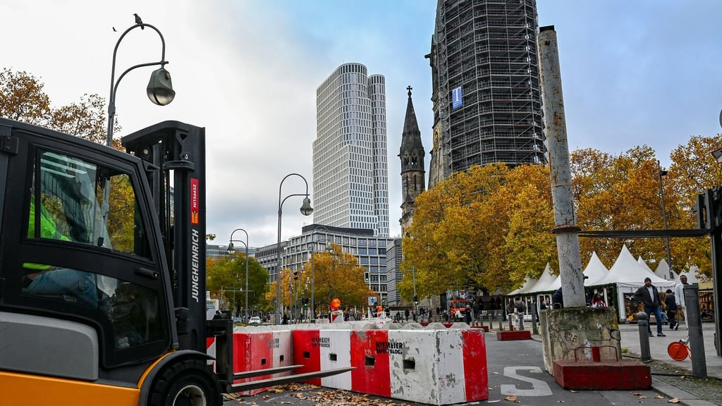 Sorgen vor Anschlägen auf Weihnachtsmärkten beschäftigen laut einer Umfrage rund zwei Drittel der Menschen in Deutschland. (Archivbild)