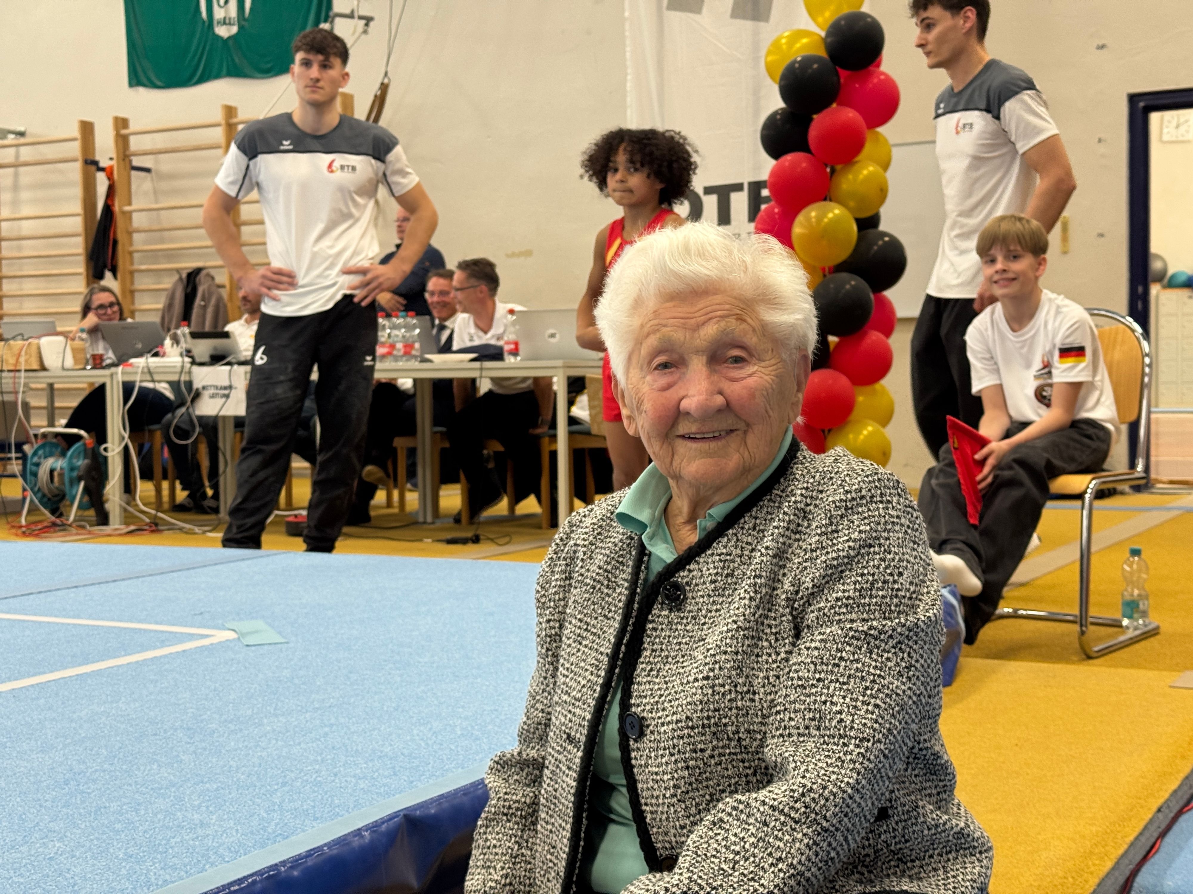 Älteste Turnerin der Welt: Guinness-Rekord und Turn-Legende: Johanna Quaas aus Halle wird 100