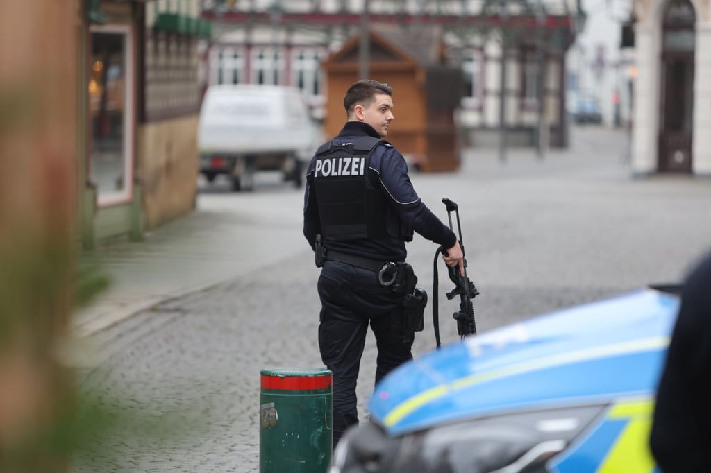 Großeinsatz der Polizei nach einer Bombendrohung in Wernigerode im Harz.