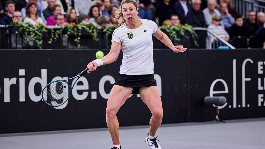 Anna-Lena Friedsam im ersten Einzel gegen Jeline Vandromme aus Belgien.