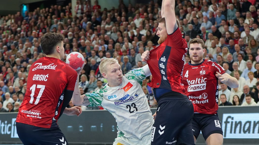 Magnus Saugstrup und der SCM ließen sich auch nicht von der SG Flensburg-Handewitt stoppen. Das 33:31 war der zehnte Sieg im elften Spiel.