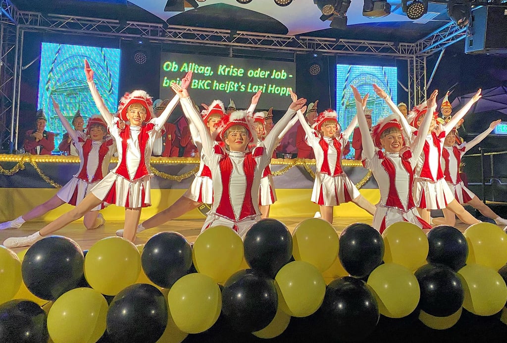 Die neu zusammengestellte Prinzengarde des Bernburger Karnevalsclubs. 