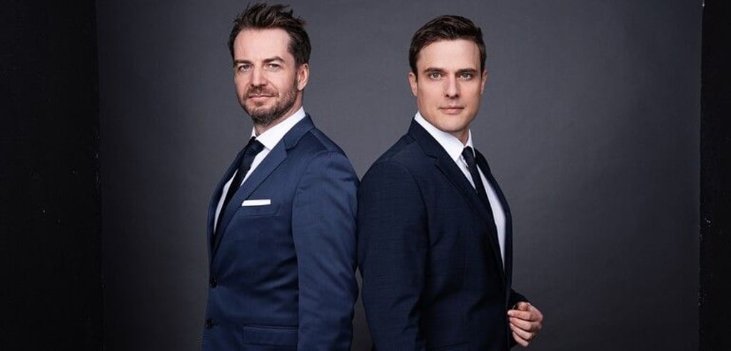 "Angeklagt – schuldig oder nicht? Live" mit Alexander Stevens und Constantin Schreiber im Magdeburger Amo.