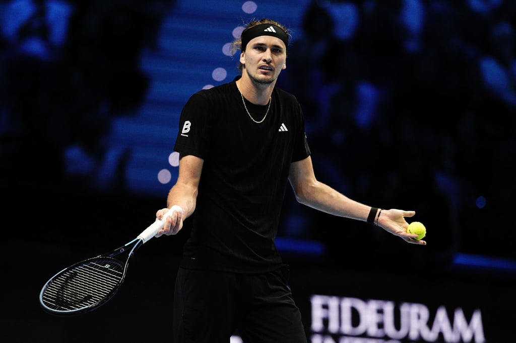 Alexander Zverev kann nur schwer fassen, dass er bei den ATP Finals in der Vorrunde gescheitert ist.