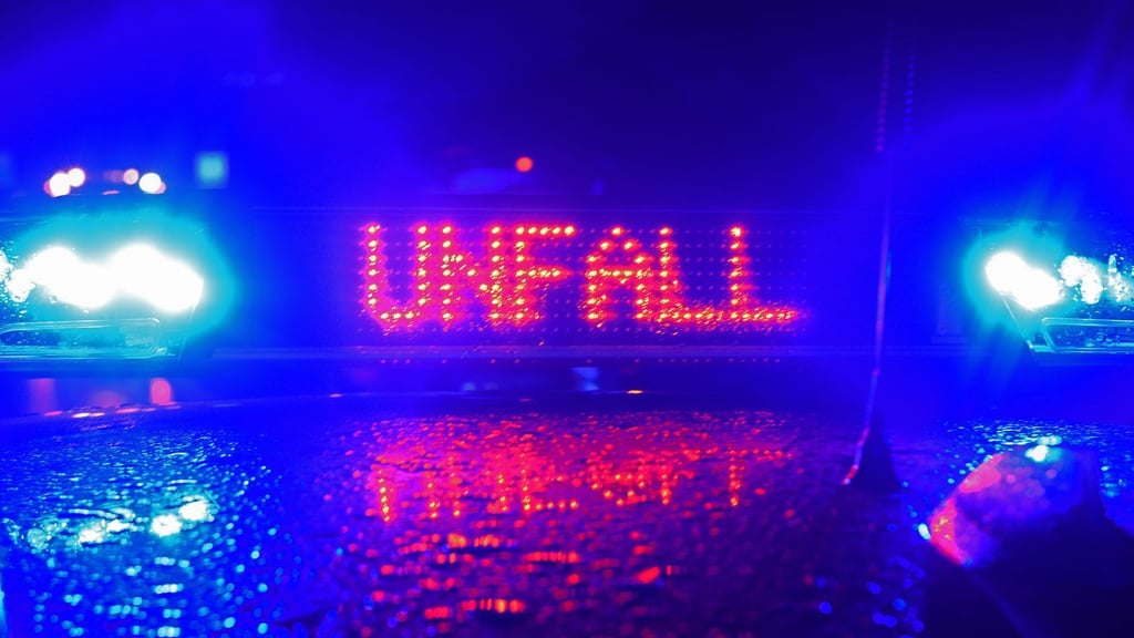 Ein 22-Jähriger ist bei einem Unfall zwischen Quellendorf und Libbesdorf schwer verletzt worden.