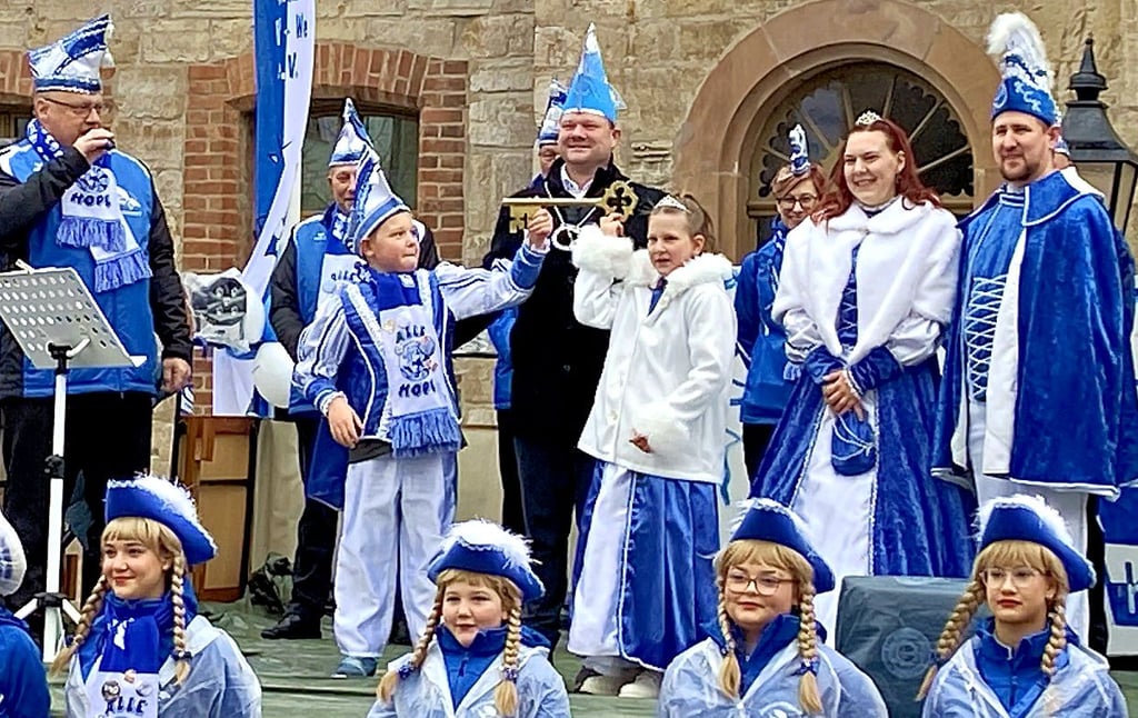 Die Karnevalisten den KCK sicherten sich den Stadtschlüssel und läuteten die fünfte Jahreszeit ein. 