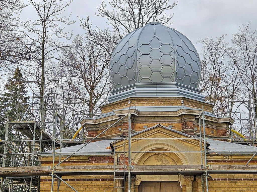 Die Kuppel der jüdischen Kapelle in Köthen ist jetzt vollständig restauriert.