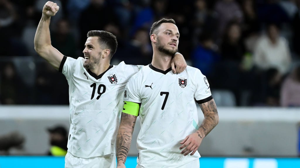 RB-Profi Christoph Baumgartner (l.) holte den ersten Treffer von Marko Arnautovic heraus