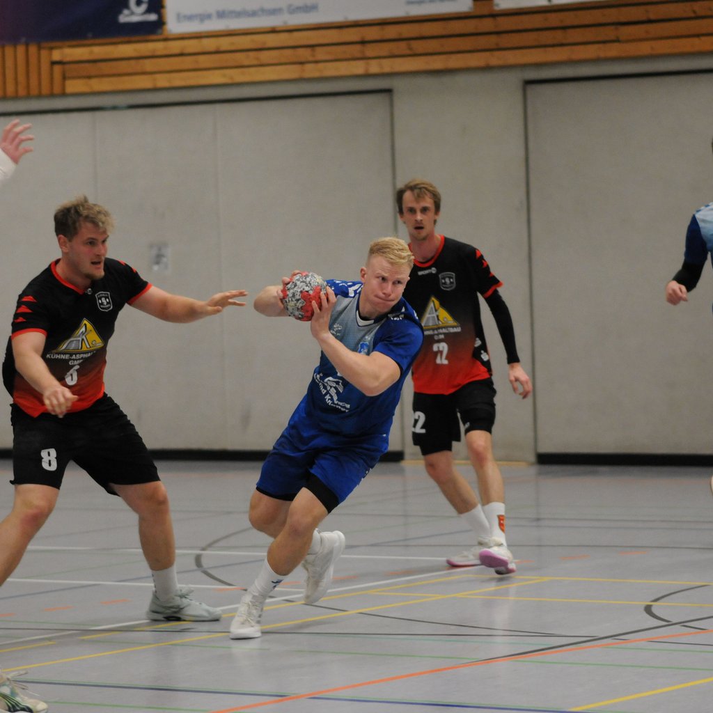 Mit Babyglück Zum Auswärtssieg: TSG Calbe beeindruckt in Radis mit starkem Defensiv-Trio und Teamgeist