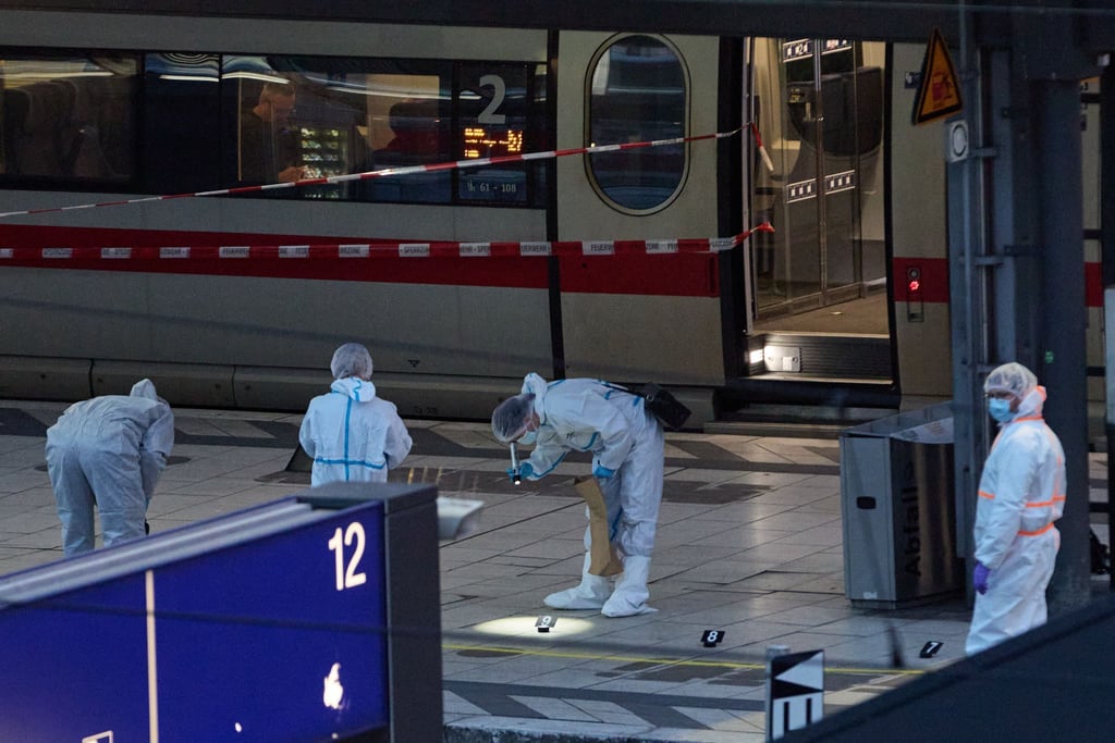 Der Bahnstieg war zur Tatzeit am späten Freitagnachmittag voller Menschen. (Archivbild)