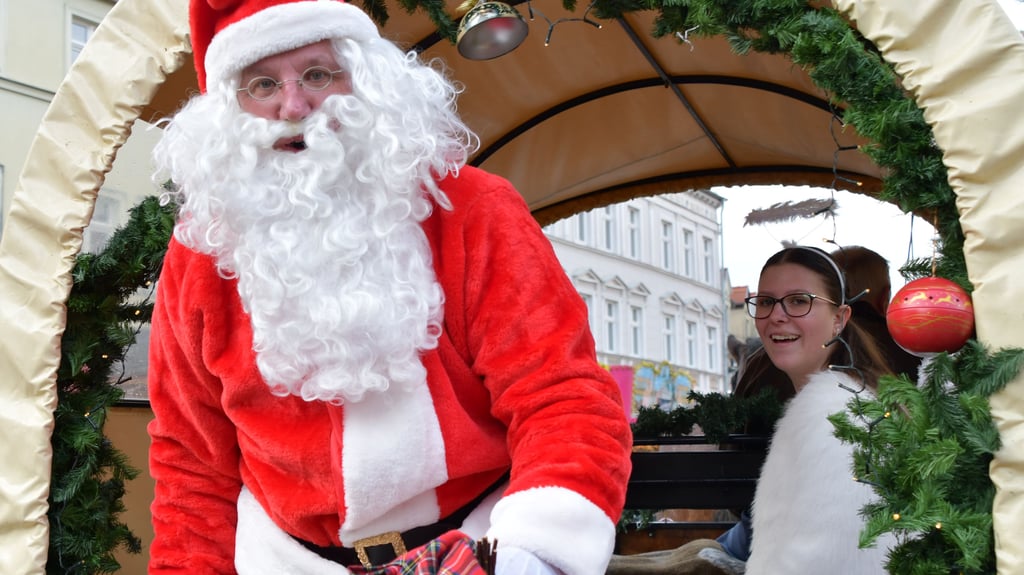 Beim Weihnachtsmarkt in Havelberg sorgt dieses Mal nicht nur der Weihnachtsmann für Überraschungen.
