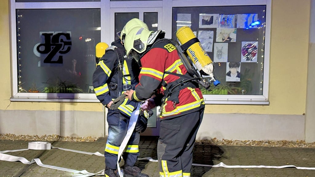Feuerwehreinsatzübung im Jugendklub Zschornewitz, 