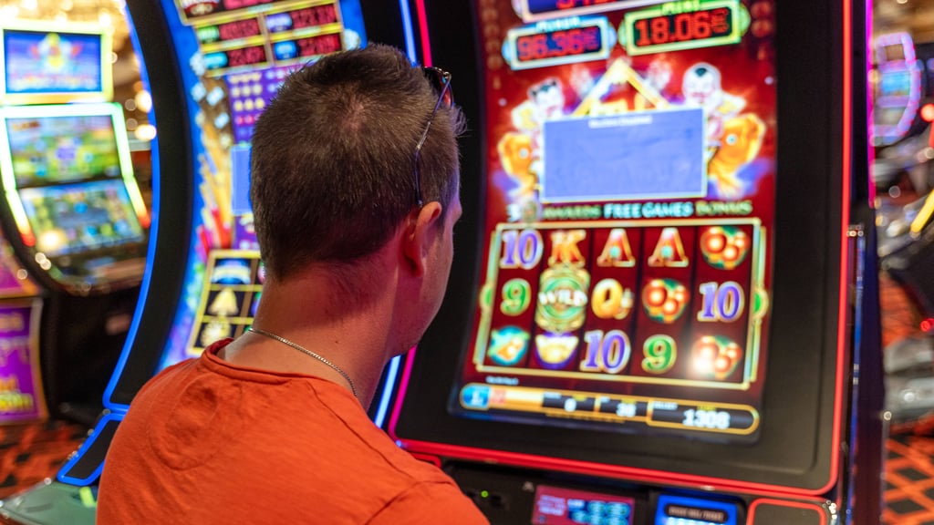 Im Wirtschaftsausschuss haben sich erstmals die Spielautomatenunternehmer zur geplanten Erhöhung der Vergnügungssteuer in Halle geäußert. 