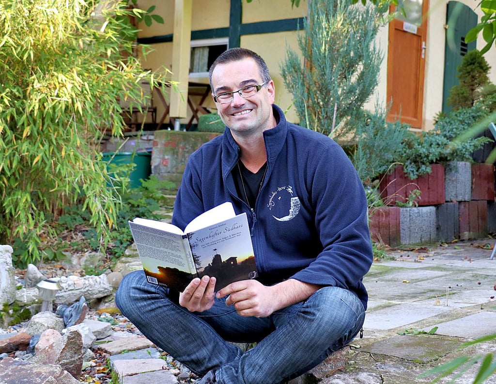 Carsten Kiehne aus Bad Suderode ist Sagenautor. Jetzt bringt er das Buch „Sagenhaftes Eisleben“ heraus. 