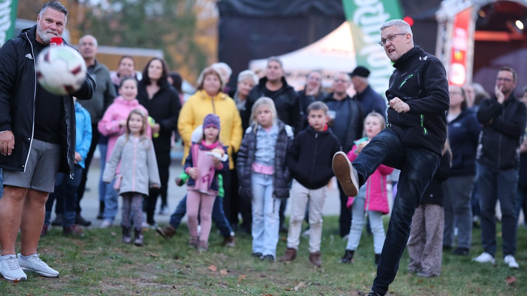Bei der Radio-SAW-Herbstmeisterschaft an der Freilichtbühne in Güsen ging es sportlich hoch her.
