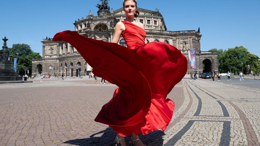 Der Semperopernball steht unter dem Motto „Film ab!“. (Archivbild)