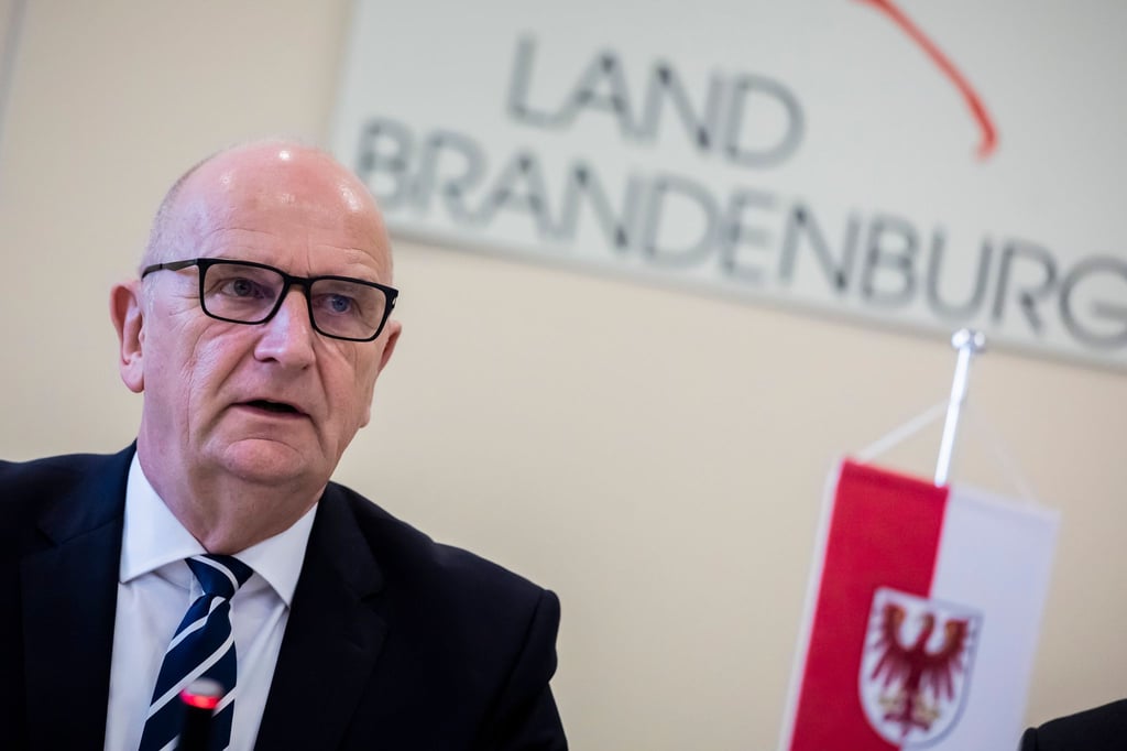 Brandenburgs Regierungschef Dietmar Woidke (SPD) äußert sich zur Krise beim Koalitionspartner BSW (Archivbild).