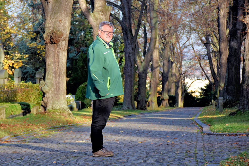 Ralf Steinbach ist studierter Landwirt und arbeitet seit 2009 in der Friedhofsverwaltung des Michaelis- und Stephansfriedhofs Zeitz.