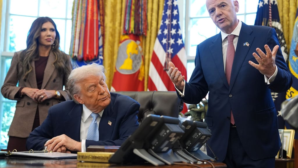 Die US-Regierung um Präsident Donald Trump will Inhaber eines WM-Tickets bei Visa-Terminen bevorzugt behandeln.